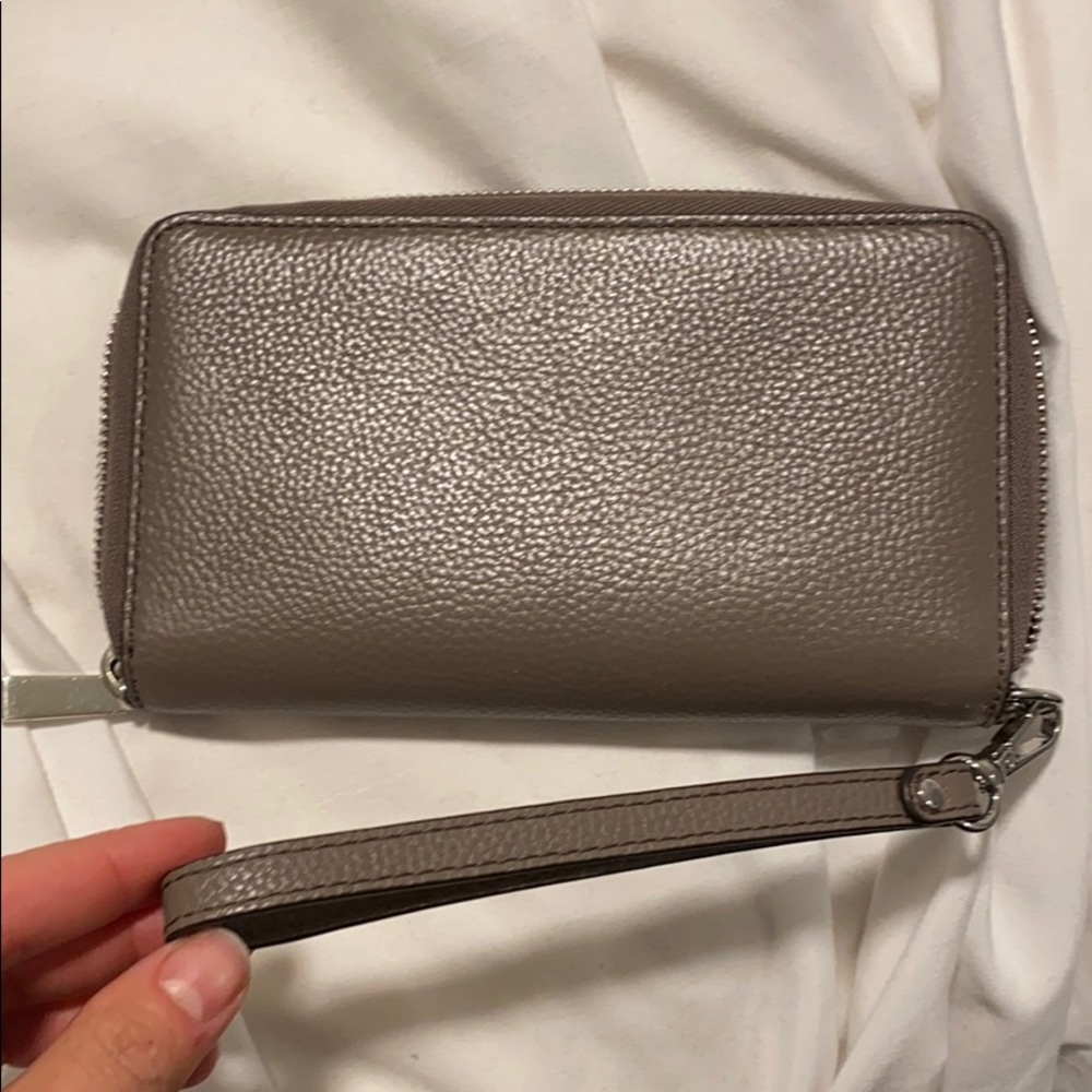 Michael Kors wristlet - Picture 3 of 3